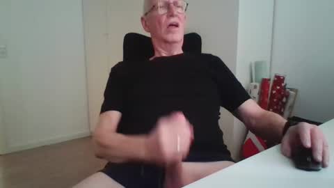 Snapshot of oldth chatting on January 14, 9:26 am oldth online show from January 14, 9:26 am