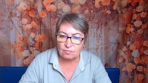 OlgaLuck online show from December 1, 11:15 am