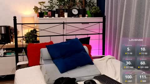 OliSunny Olivia online show from December 31, 9:10 am