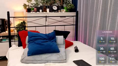 OliSunny Olivia online show from January 1, 6:26 am