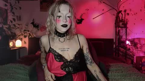 Snapshot of olivecum chatting on October 25, 1:29 pm Olive online show from October 25, 1:29 pm