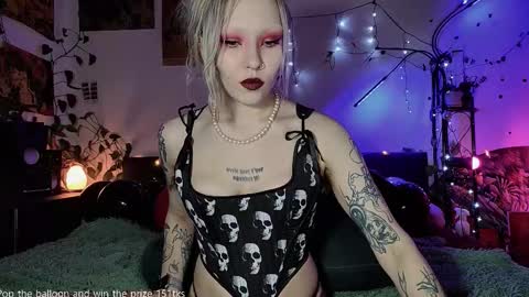 Snapshot of olivecum chatting on November 23, 1:33 pm Olive online show from November 23, 1:33 pm