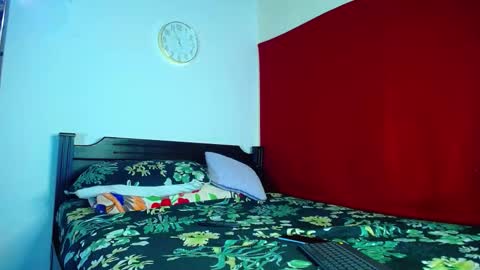 Snapshot of oliver_and_megan chatting on September 22, 9:55 am Oliver and MeganIndependent online show from September 22, 9:55 am