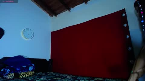 Snapshot of oliver_and_megan chatting on November 9, 8:01 am Oliver and MeganIndependent online show from November 9, 8:01 am