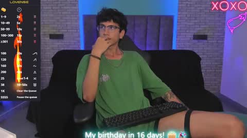 Snapshot of oliver_fast_ chatting on January 30, 7:50 am Oliver fast online show from January 30, 7:50 am