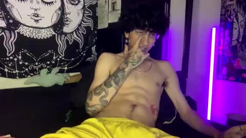 Snapshot of oliver_fast_ chatting on November 8, 4:34 am Oliver fast online show from November 8, 4:34 am