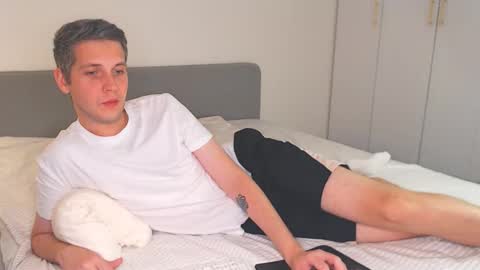 Oliver online show from September 15, 5:57 pm