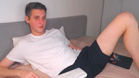 Oliver online show from November 13, 6:07 pm