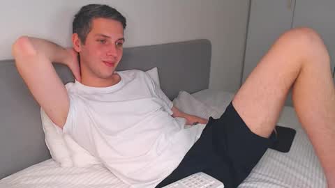 Oliver online show from November 15, 5:09 pm