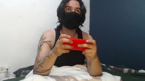 oliver_laid_2023 online show from December 7, 6:37 pm