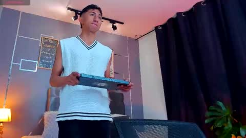 oliver mr  online show from November 4, 12:15 pm