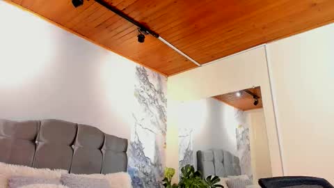 oliver mr  online show from January 6, 8:01 pm