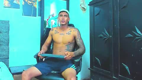 Snapshot of oliver_smith_2 chatting on November 12, 4:40 pm oliver_smith_2 online show from November 12, 4:40 pm