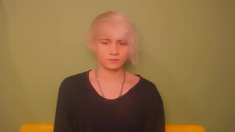 Snapshot of oliver_sweet_ chatting on March 6, 1:58 am Oliver online show from March 6, 1:58 am