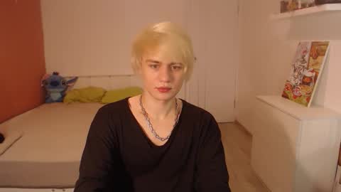 Snapshot of oliver_sweet_ chatting on September 23, 2:03 am Oliver online show from September 23, 2:03 am