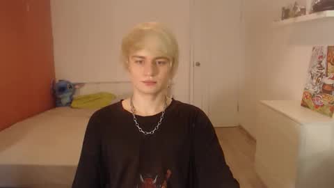 Snapshot of oliver_sweet_ chatting on October 8, 1:47 am Oliver online show from October 8, 1:47 am
