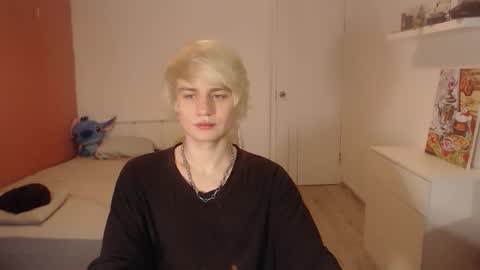 Snapshot of oliver_sweet_ chatting on October 16, 1:50 am Oliver online show from October 16, 1:50 am