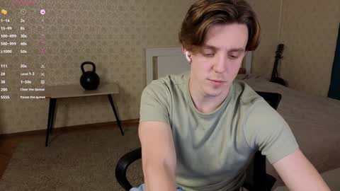 Snapshot of oliver_travis chatting on December 12, 12:05 am Oliver Evans online show from December 12, 12:05 am