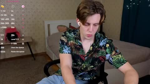 Snapshot of oliver_travis chatting on December 20, 11:37 pm Oliver Evans online show from December 20, 11:37 pm