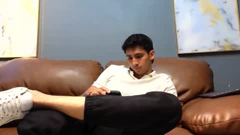 Oliver bennet online show from December 7, 9:33 pm