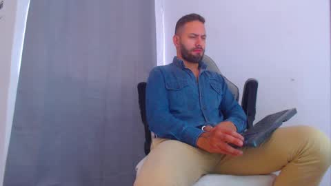 oliver online show from December 5, 6:44 pm