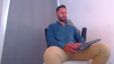 oliver online show from January 4, 6:19 pm