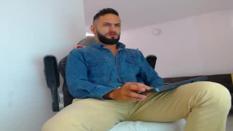 oliver online show from September 23, 1:03 pm