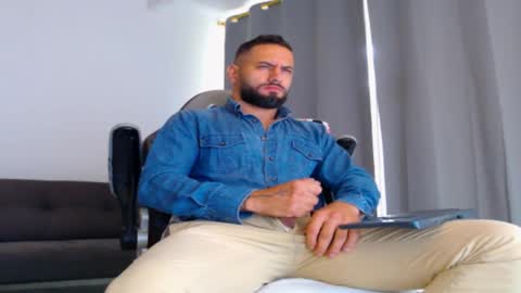 oliver online show from October 22, 12:38 pm