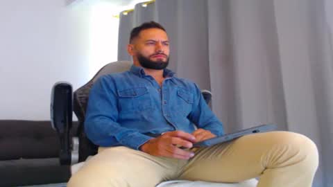 oliver online show from November 12, 12:16 pm