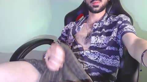 Snapshot of olivereff chatting on November 15, 6:15 pm Oliver online show from November 15, 6:15 pm