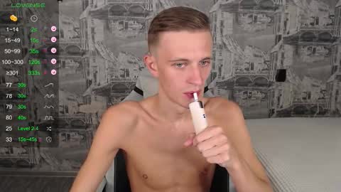 Snapshot of oliverfresh chatting on January 16, 9:57 am Oliver online show from January 16, 9:57 am