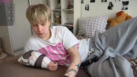 oliver online show from April 17, 9:01 am