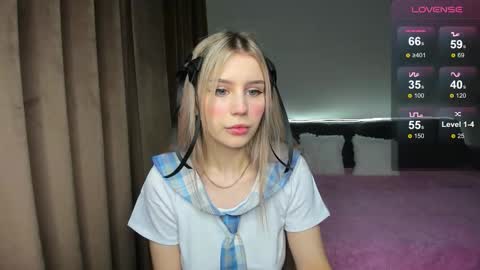 Snapshot of olivia1taylor chatting on November 18, 5:56 am Olivia online show from November 18, 5:56 am