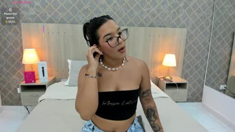 Olivia online show from April 7, 7:47 pm