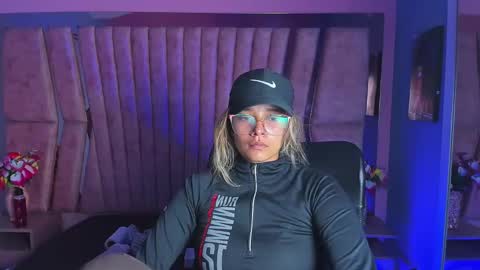 Snapshot of olivia_fox69 chatting on January 21, 2:11 am OLIVIA online show from January 21, 2:11 am