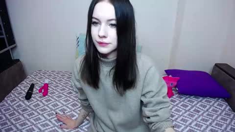 olivia_graceee online show from November 9, 9:51 am