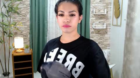 olivia_hotcummer online show from October 19, 5:13 pm