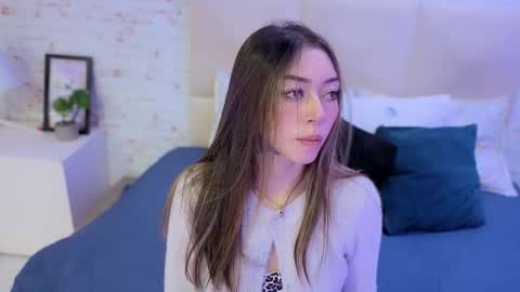 Snapshot of olivia_johansson chatting on October 30, 5:42 am olivia online show from October 30, 5:42 am