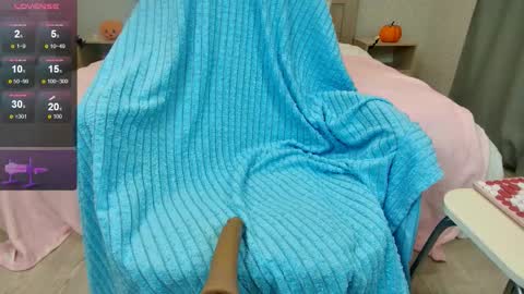 Snapshot of olivia_k_ chatting on November 4, 6:12 am Olivia Hi guys Follow me online show from November 4, 6:12 am