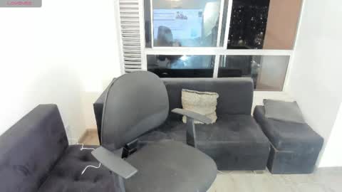 Snapshot of olivia_martine chatting on November 12, 3:40 am olivia_martine online show from November 12, 3:40 am