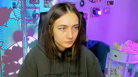 Snapshot of olivia_norton_ chatting on September 26, 12:53 pm olivia_norton_ online show from September 26, 12:53 pm