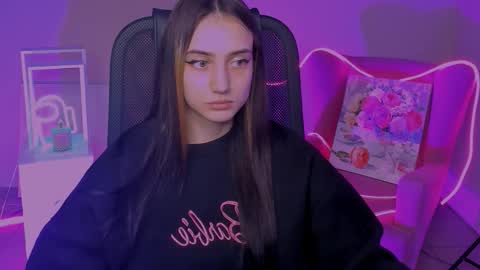 Snapshot of olivia_norton_ chatting on October 11, 12:47 pm olivia_norton_ online show from October 11, 12:47 pm