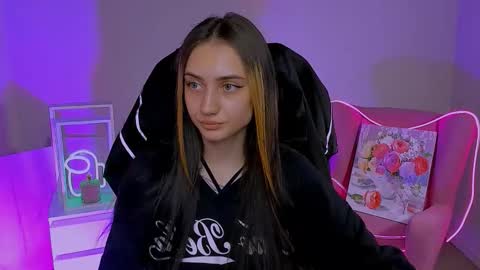 Snapshot of olivia_norton_ chatting on October 16, 1:12 pm olivia_norton_ online show from October 16, 1:12 pm