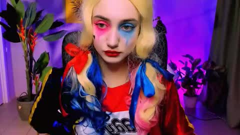 Snapshot of olivia_norton_ chatting on October 31, 3:02 pm olivia_norton_ online show from October 31, 3:02 pm