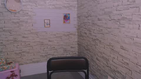 Snapshot of olivia_red_ chatting on December 14, 3:25 pm Olivia online show from December 14, 3:25 pm