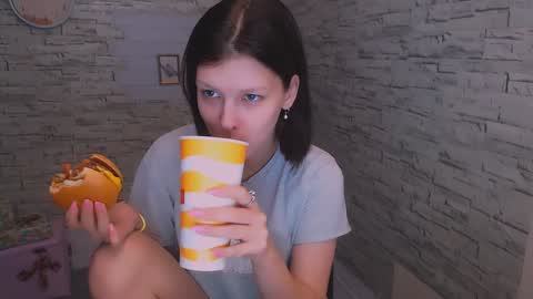 Snapshot of olivia_red_ chatting on December 15, 12:17 pm Olivia online show from December 15, 12:17 pm