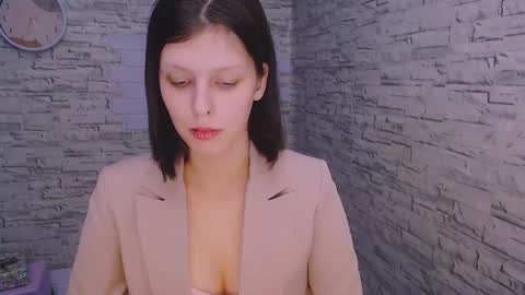 Snapshot of olivia_red_ chatting on December 16, 4:27 pm Olivia online show from December 16, 4:27 pm