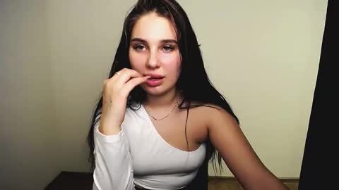 Snapshot of olivia_red_ chatting on November 26, 9:27 pm Olivia online show from November 26, 9:27 pm