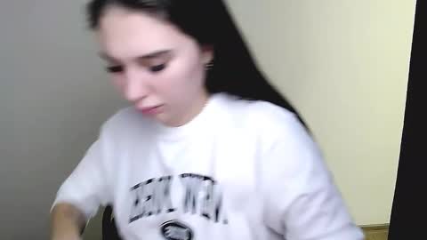 Olivia online show from March 6, 9:22 pm