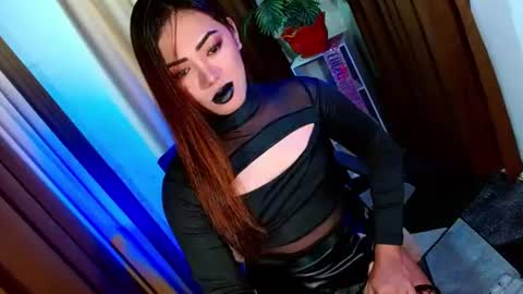 Snapshot of olivia_the_temptress27 chatting on October 3, 7:16 am Miss OLIVIA online show from October 3, 7:16 am